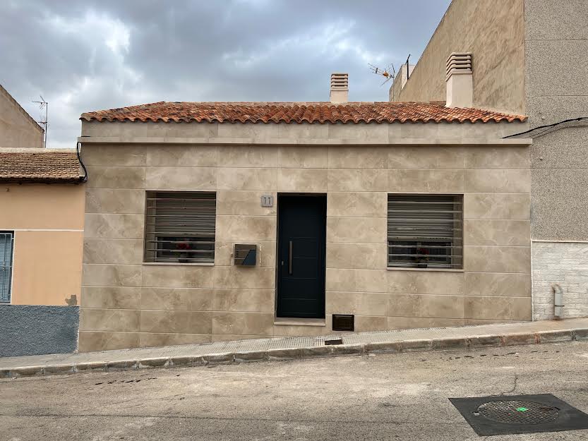 frontal vivienda unifamiliar